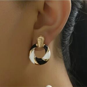 Color block windmill dangle earrings